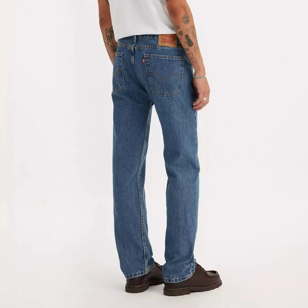 Levi’s • 505 Regular Fit Jeans 38x34